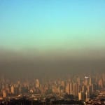Poluição externa afeta qualidade do ar em prédios onde o ambiente é climatizados